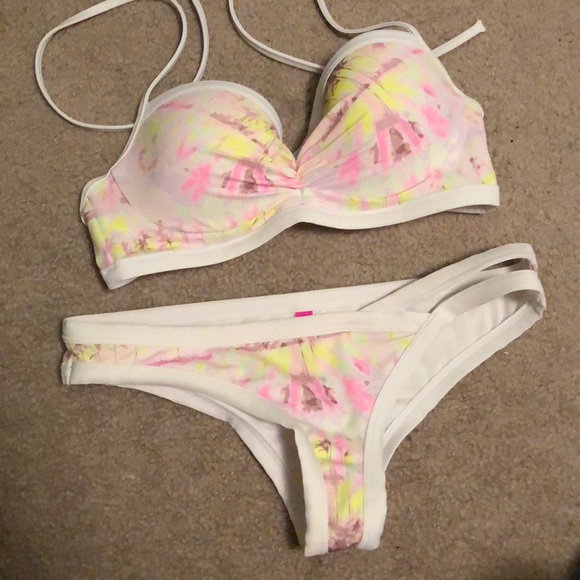 VS Bikini Set - Picture 1 of 3